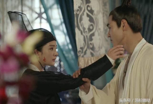 《扶摇》长孙无极与扶摇浴池内交手,扶摇欲吃