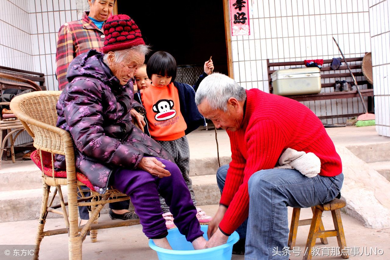 五张感人至深的图片,让我们明白了什么是敬老