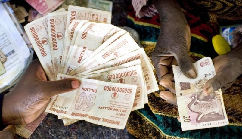 津巴布韦币兑换人民币的汇率大约为,100万亿津巴布韦元可以兑换2.