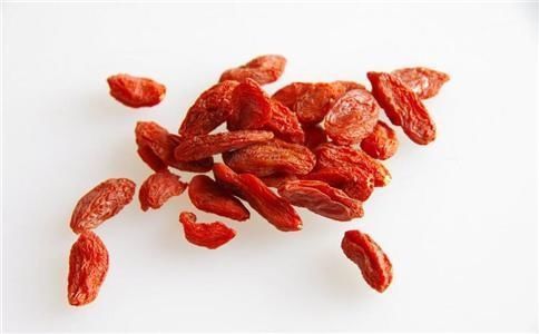 晚上睡前吃五粒枸杞有什么好处?