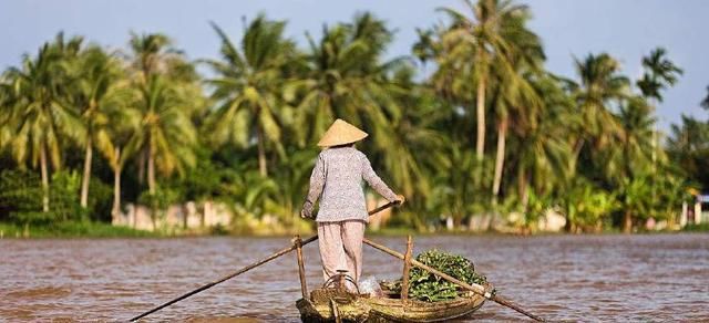 亚洲排华国家,海关警察都针对中国人,游客:不