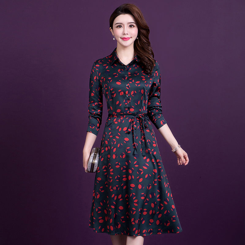 妈妈很会打扮,穿香云纱真丝裙参加婚礼,人人都