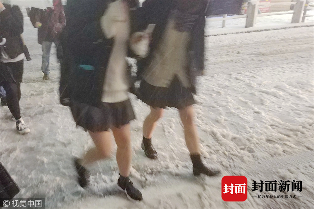 真的不冷 日本女生雪天光腿穿短裙出行 温村八卦 曼尼托巴中文论坛 加拿大曼尼托巴中文网