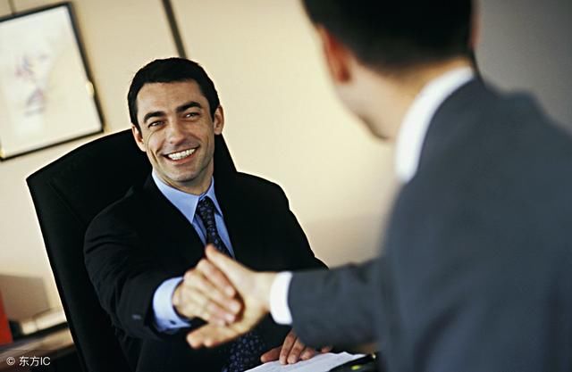 面试官:技术的术去掉一点是什么字?小伙机智