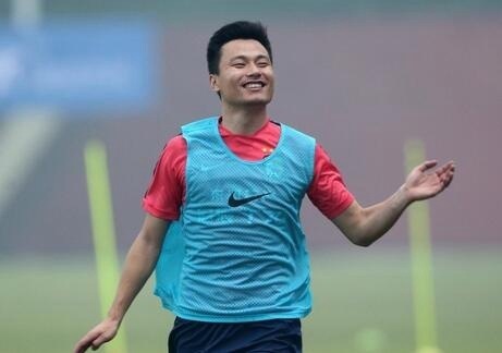 王晨晒郜林搞笑照：为什么我男票是表情包