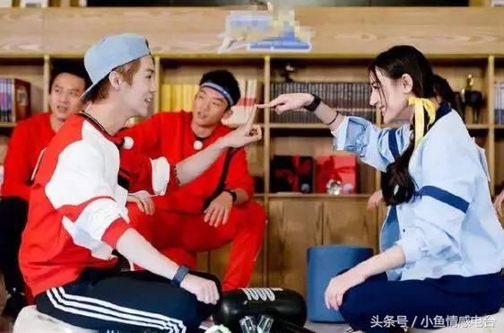 《奔跑吧兄弟》娄艺潇代替迪丽热巴跟跑男团兄