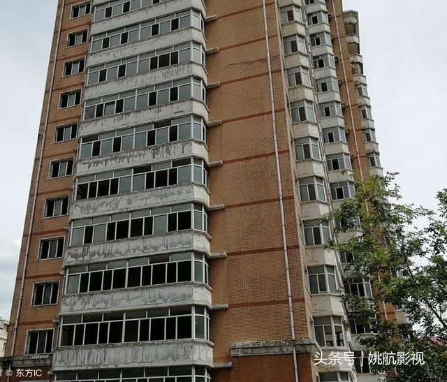 中国人为何执着买房?出国留学生反而看得更透