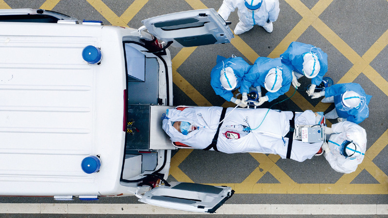 始终把人民生命安全和身体健康放在第一位