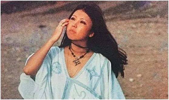 这个西班牙岛屿,仙人掌肆意生长成景,更是三毛