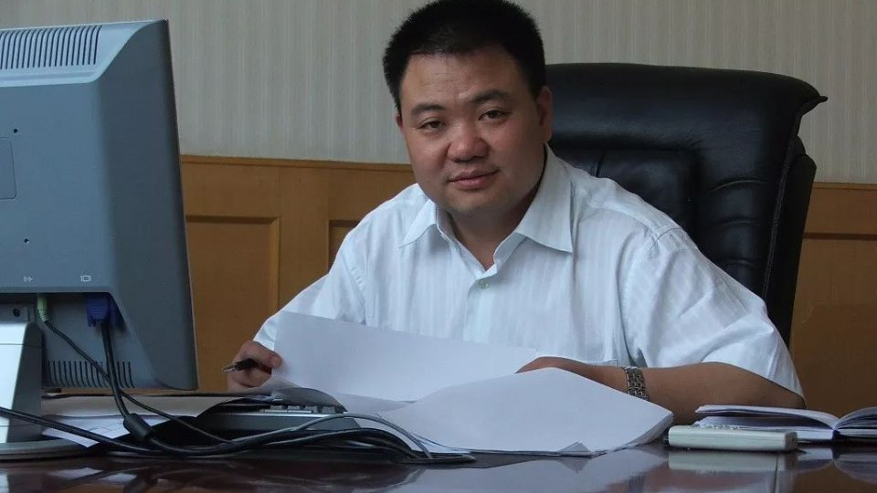 重庆神秘富豪被判19年：曾为高中老师 后下海经商 公司上市不到3年