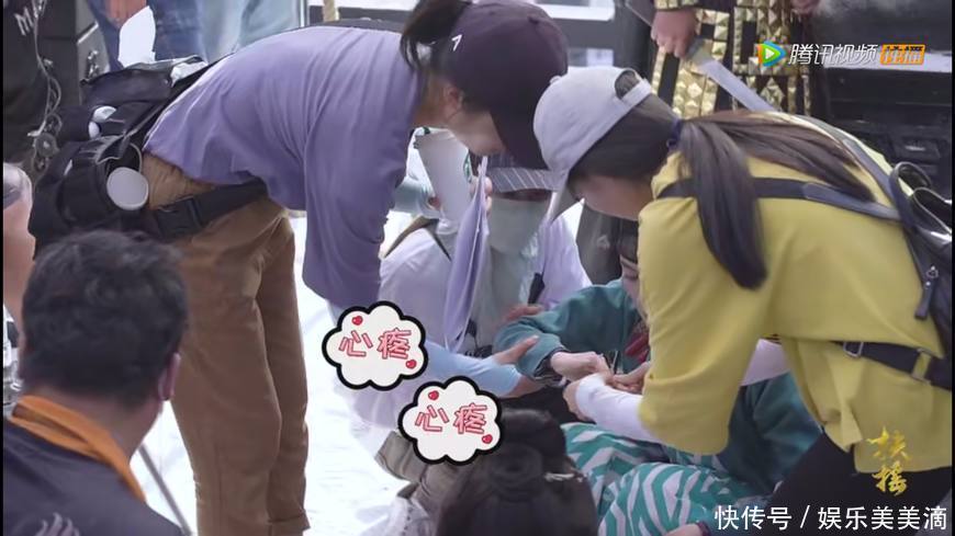 杨幂背着身高近两米的高伟光让人心酸不已,高