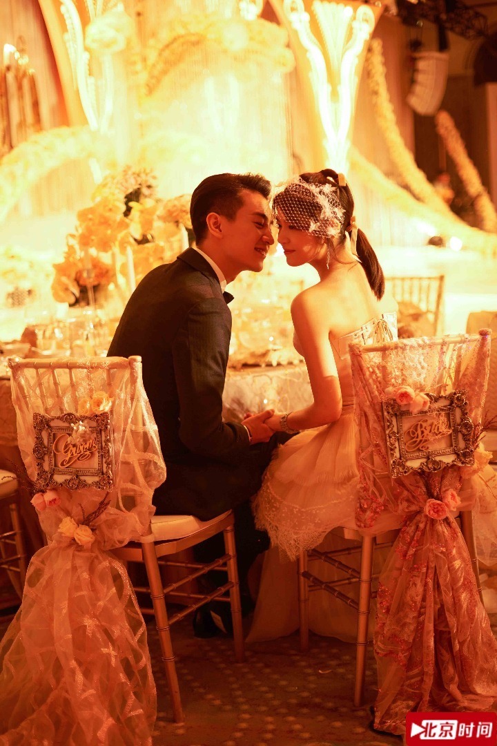 陈妍希陈晓归宁宴深情拥吻 一组图看两人浪漫婚礼