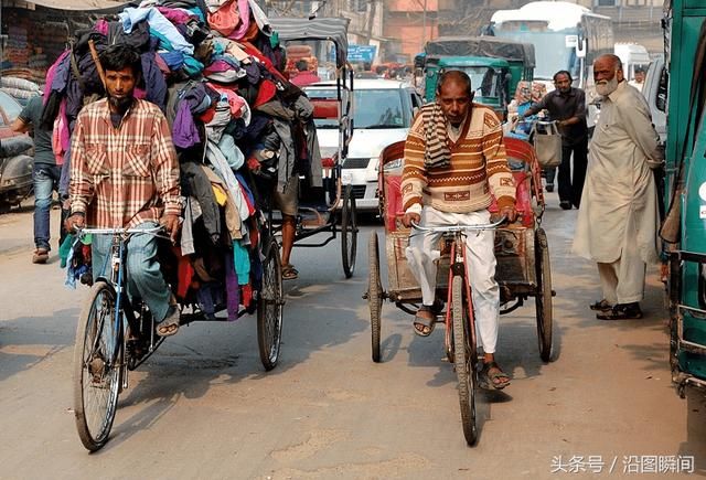 印度孟买交通不好街道脏乱,在这里行走要把安