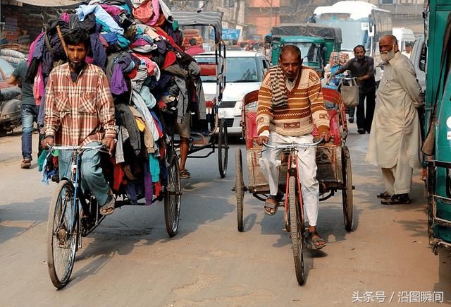 印度孟买交通不好街道脏乱,在这里行走要把安