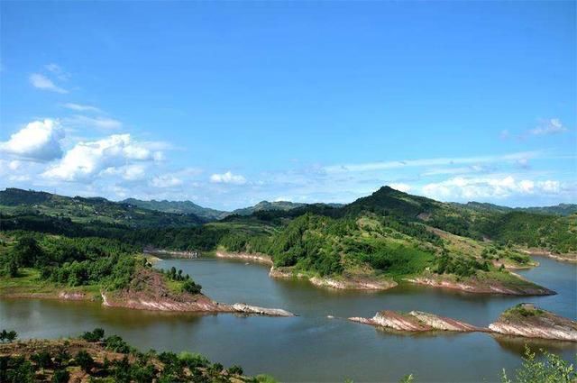 四川一个县,拥有川东第一温泉和川东第一大水库