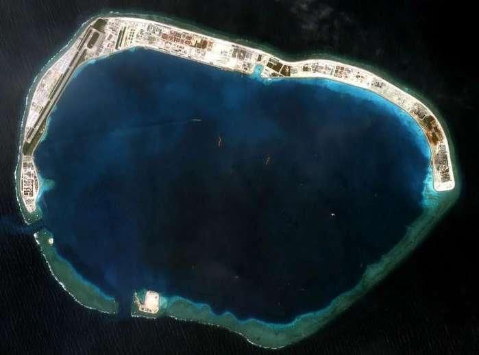 中国南海群岛比马尔代夫面积更大, 为什么人口