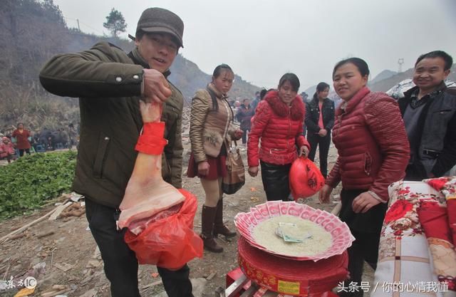 娘家陪嫁一套房,婆家彩礼八斤肉,婆婆还提出这