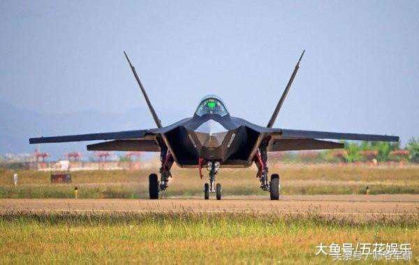 歼31赶超美国F35, 偏偏不卖给这个国家!后悔去