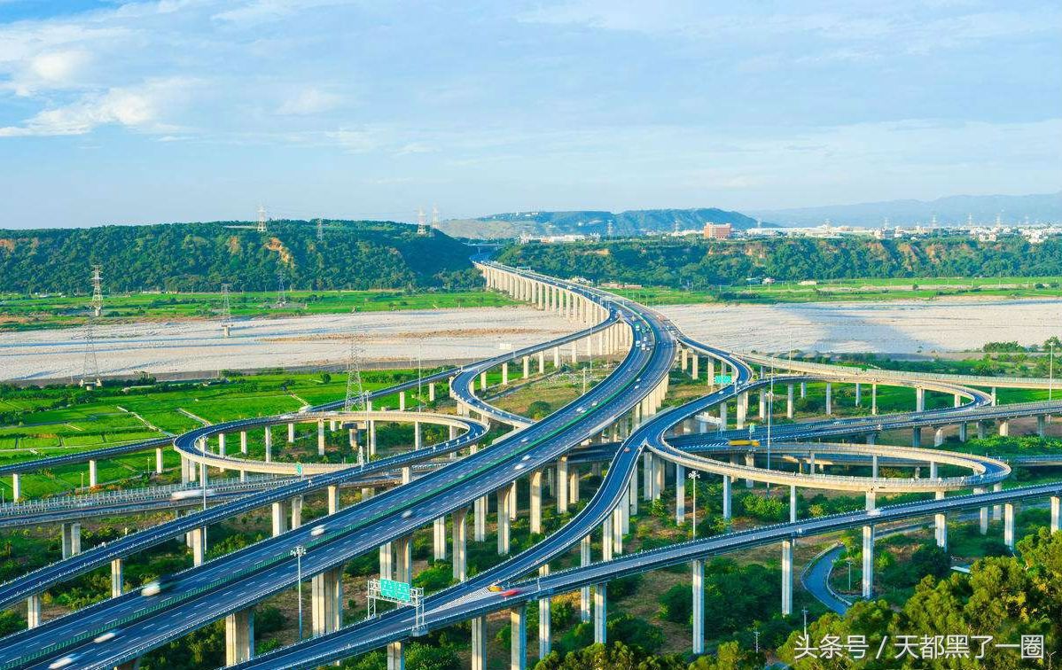 我国第一条高速公路:建成近40年,你知道是哪一