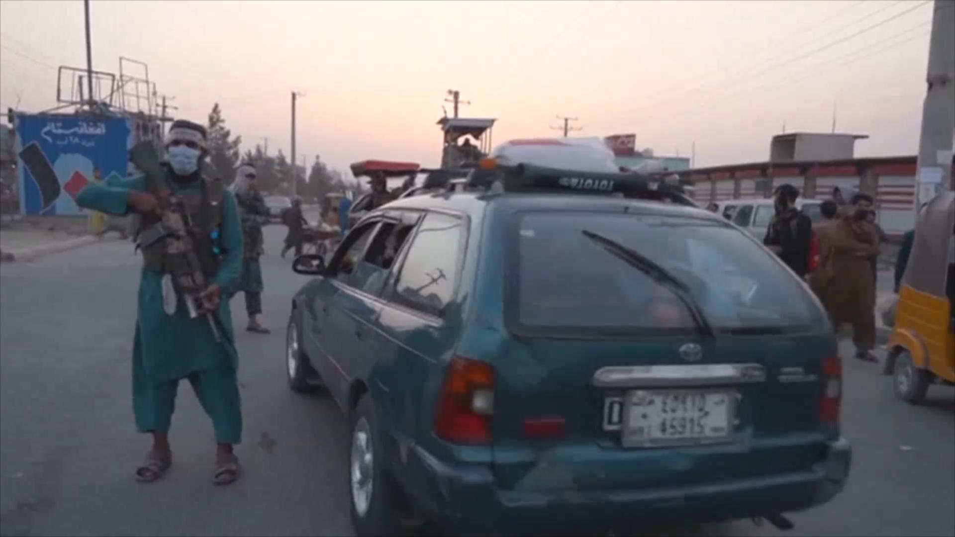 阿富汗首都一清真寺发生爆炸 数十人死伤 阿富汗首都一清真寺发生爆炸 数十人死伤