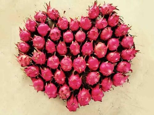 宝宝便秘好难受!火龙果辅食促进宝宝肠胃消化