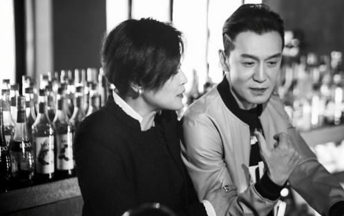 哈文导演发微博祝老公李咏生日快乐,网友:一家