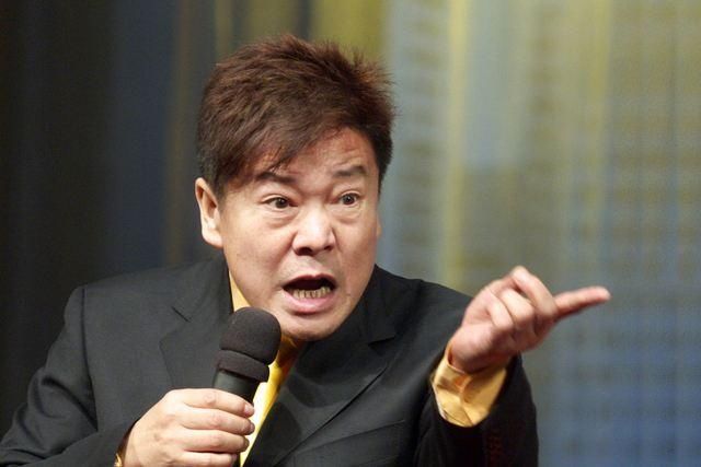 大兵换了新搭档赵卫国,在李金斗师傅的帮助下,上了两次春晚,演的都是