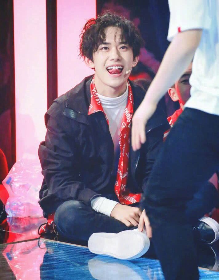 《我的时代和我》易烊千玺陪你过暑假!超强制