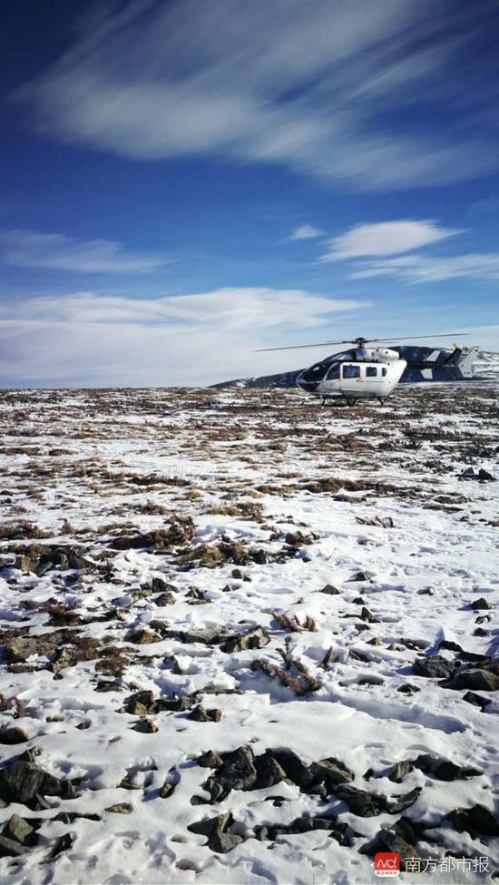 蒙古失联两游客家属雇直升机搜救无果 当地狼出没