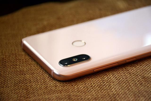 小米8刘海里藏着什么,红外人脸解锁与其他手机