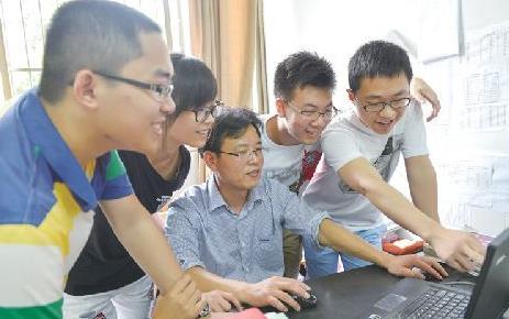 小伙高考成绩670分,却被三流大学录取,得知真