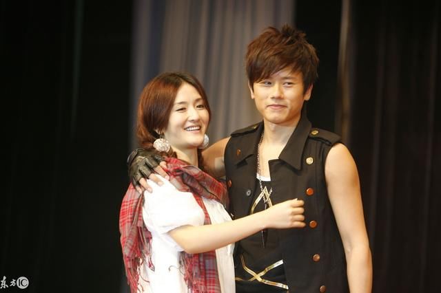 谢娜的宝宝们出生啦!那么宝宝出生后,激动的爸