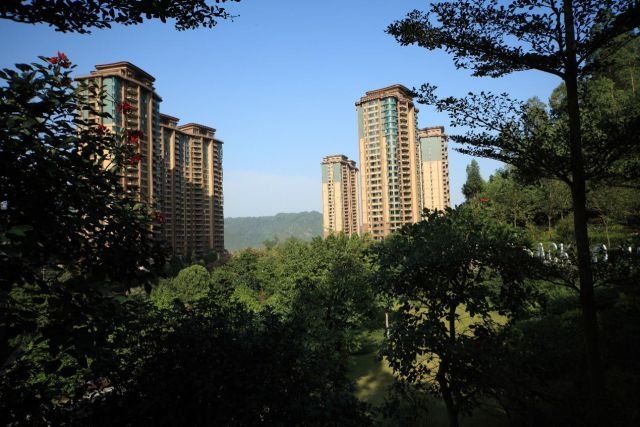 【房导早报】税后年薪350万,原深圳央行行长加