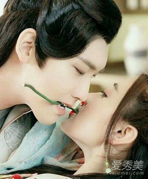 双世宠妃曲小檀跳舞献花在哪一集? 删减片段曝