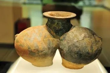 "双体兽形罐" 距今已有4000多年历史 西藏自治区博物馆的——镇馆之宝