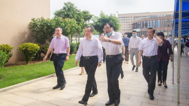 省教育厅厅长景李虎莅临广东海洋大学寸金学院调研指导工作