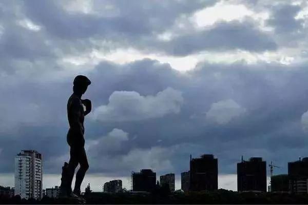 银行限制提前还款的真正原因:有钱但不敢批房