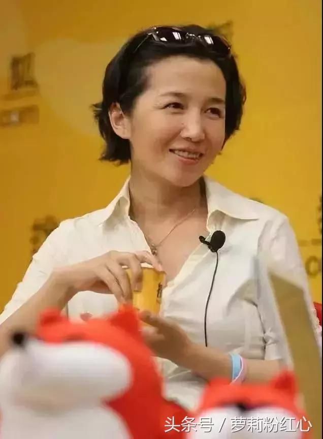 《手机2》杀青,冯小刚发文怒怼崔永元,这场撕