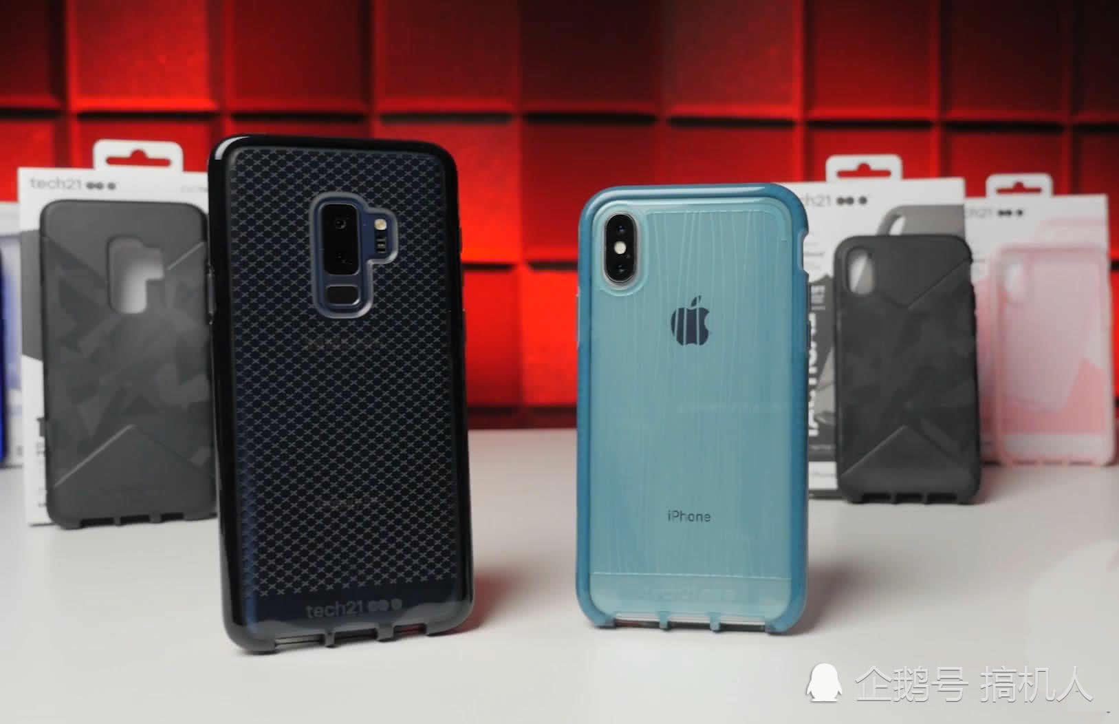 iPhoneX与三星S9+耐摔性对比:不带套摔成这惨