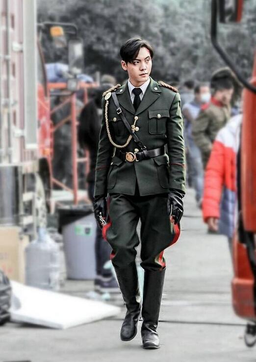 不少网友看到直夸帅，并留言表示：“