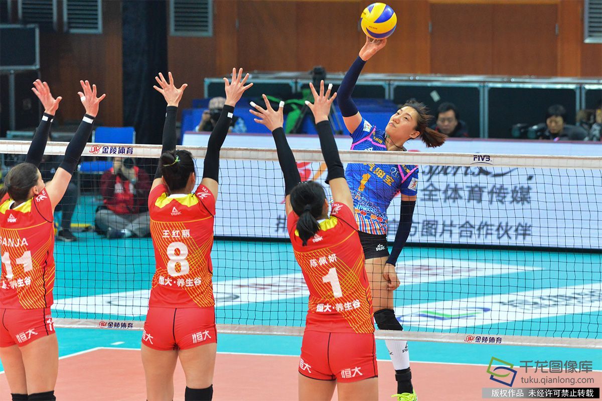 北京汽车女排3比0完胜广州恒大女排豪取四连