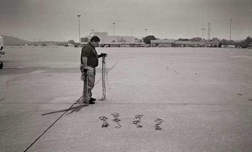 在美国的背影中残喘:被遣返的人