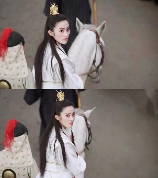 当年这一回眸惊艳了多少人,时隔多年仍能感受到赵敏郡主的邪魅灵气.