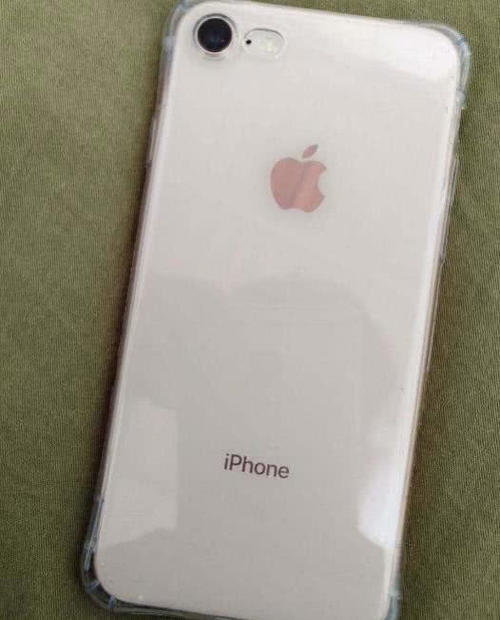 iPhone9被苹果CEO不小心曝光?库克口袋物体