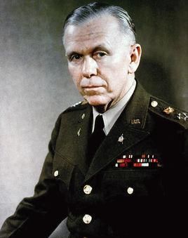 特朗普开启贸易战 美国网友评论:他是个演员