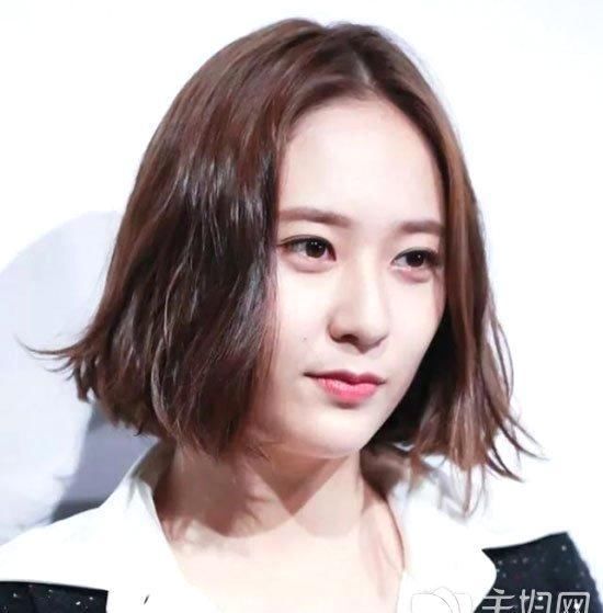 什么发型好看显脸小 内扣短发修颜瘦脸很时尚