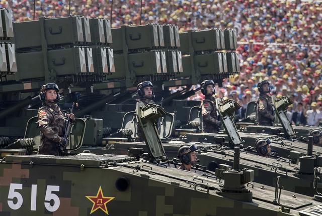 最新全球军力排行榜:中国首次跻身第二 这国咬