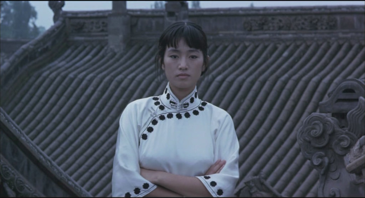 《大红灯笼高高挂》由张艺谋执导,巩俐、何赛