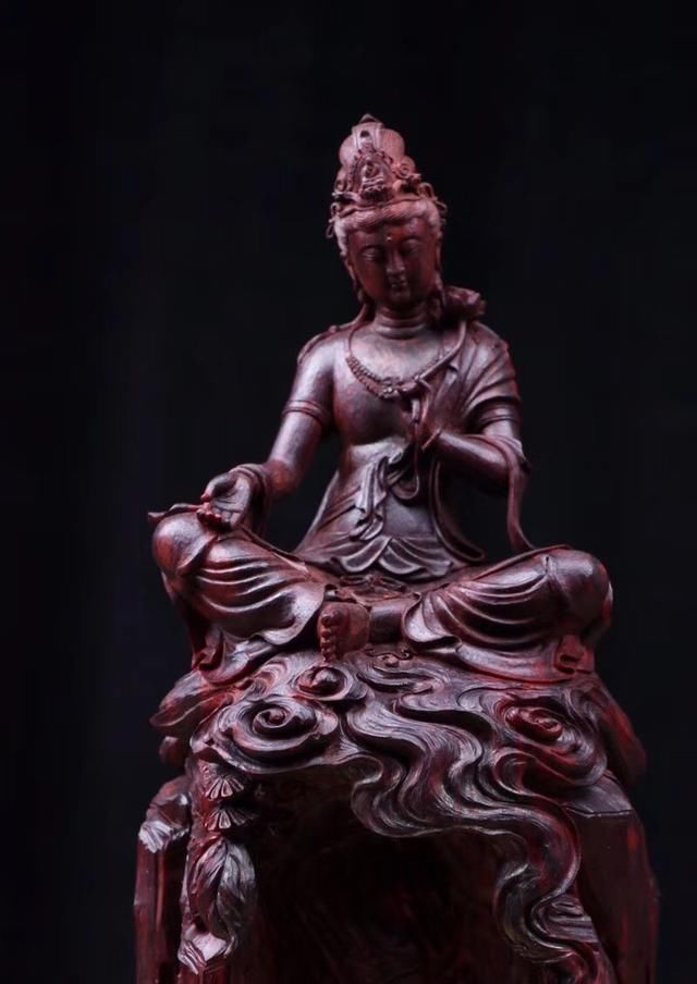 山西土豪花下巨资买下一坨木疙瘩,一刀切开 勃