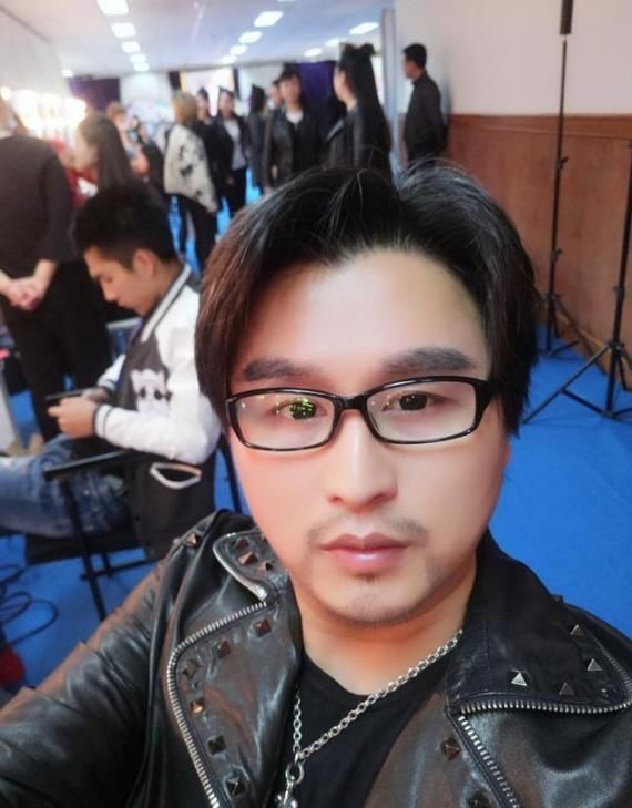 山寨明星疯狂捞金:假汪峰年赚600万,只有他拒